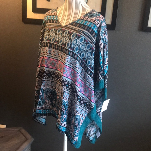 🔥1 hr SALE - Listicle poncho style top, waist tie - Picture 4 of 10